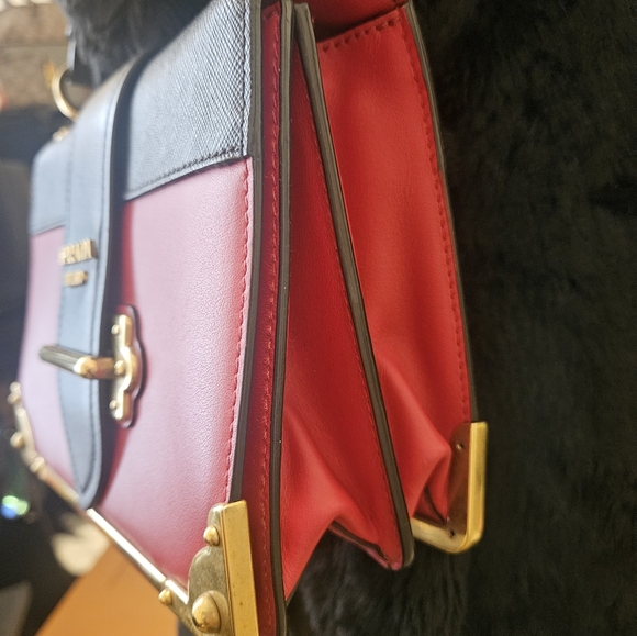 Authentic Prada Cahier Red Crossbodybag or shoulder bag - Picture 4 of 15